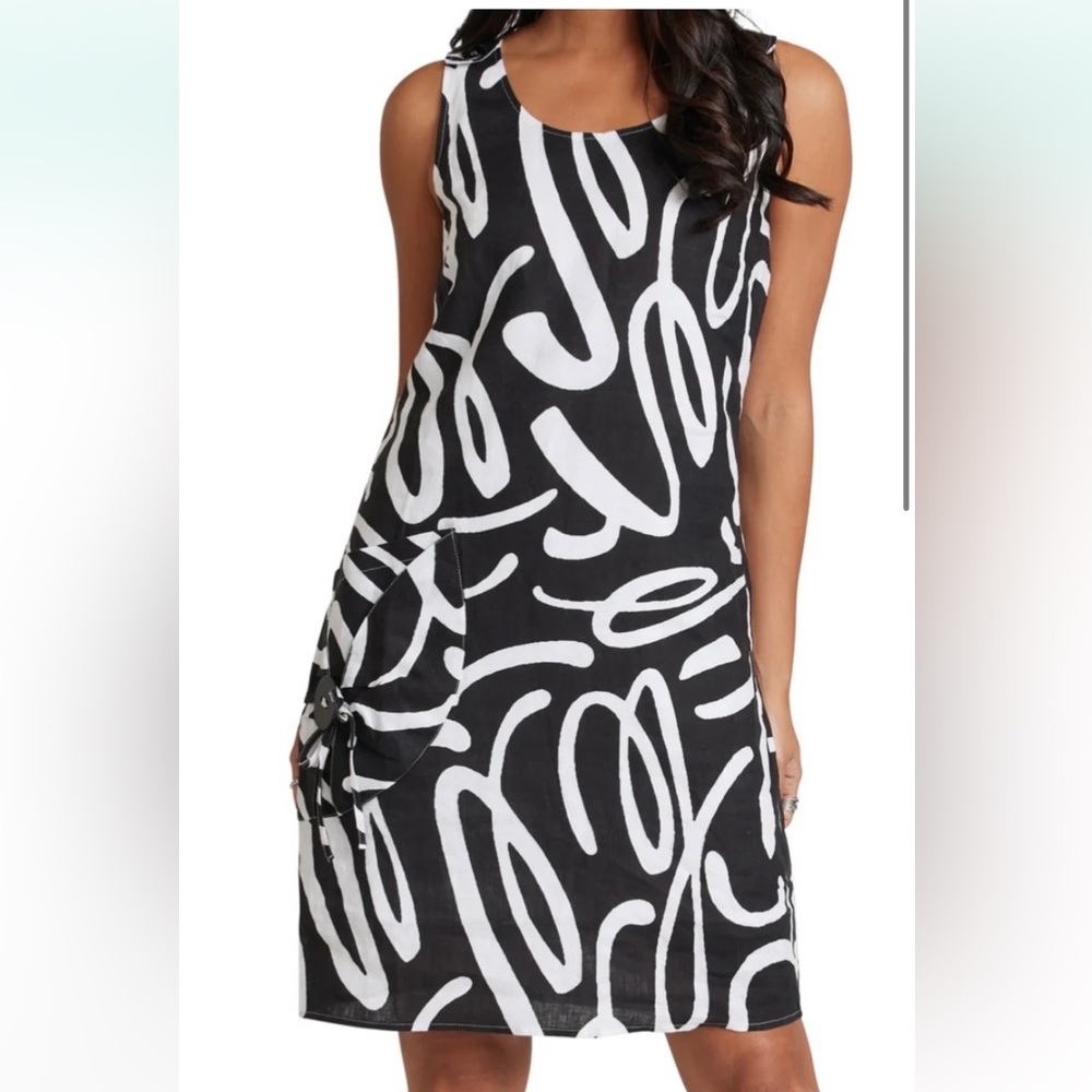 CARRIE NOIR Black/White Graphic Swirl Lined Scoop Neck Dress S